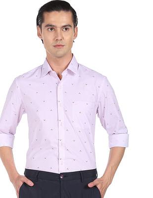 men light pink geometric print cotton formal shirt