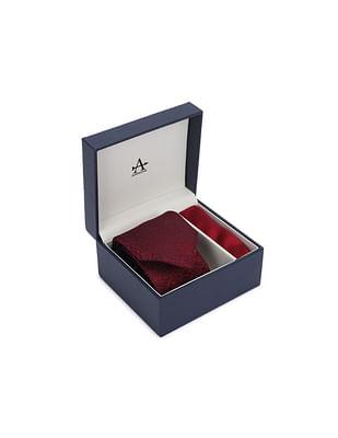 men maroon paisley jacquard weave tie and pocket square set