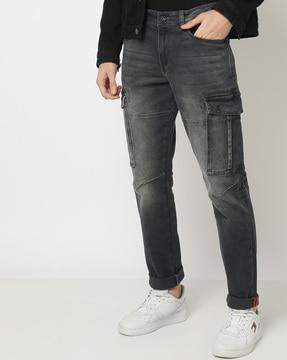 men-mid-wash-tapered-fit-cargo-jeans