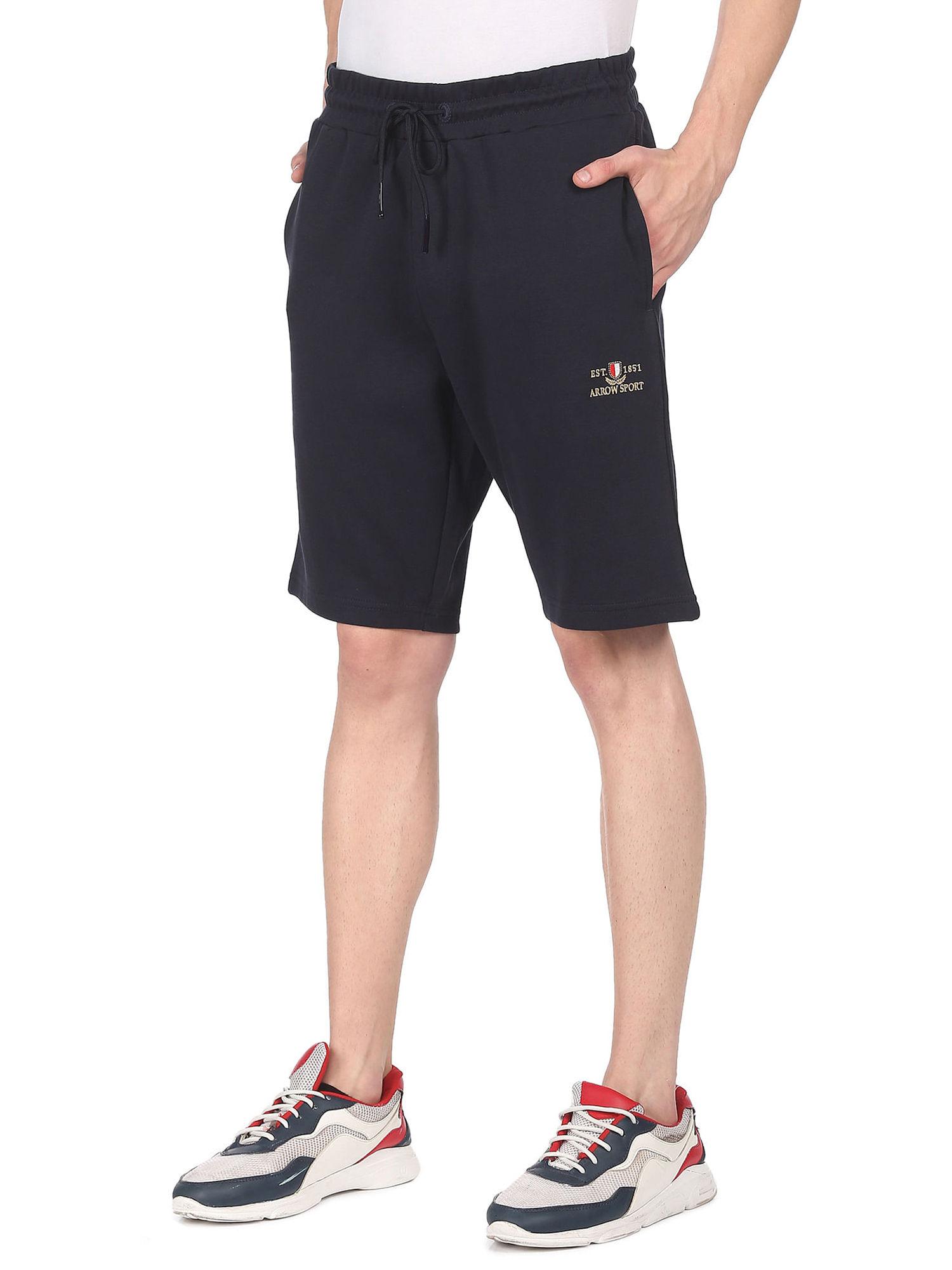 men navy mid rise solid shorts