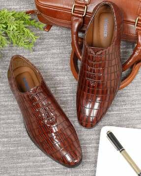 men pointed-toe derbys with lace fastening