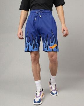 men-printed-regular-fit-city-shorts-with-drawstring-waist