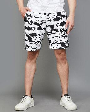 men printed regular fit shorts