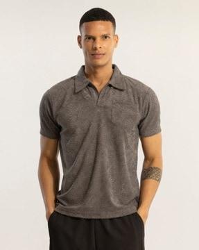 men printed slim fit polo t-shirt with patch pocket
