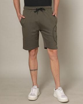 men printed slim fit shorts