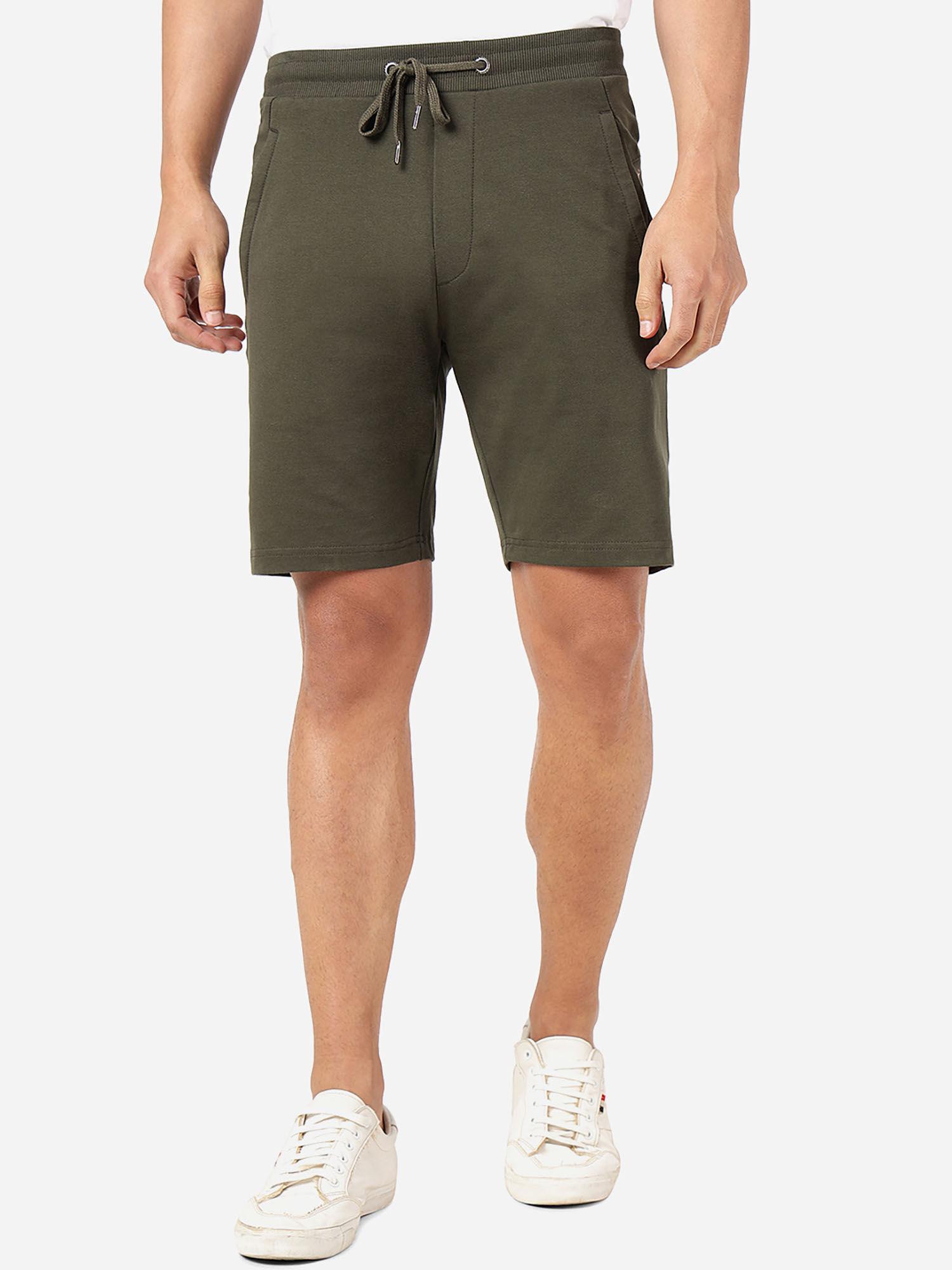 men pure cotton solid olive green slim fit shorts