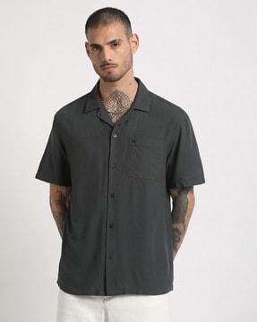 men regular fit shirt with patch-pocket & cuban collar