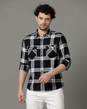 men regular fit shirt with spread collar & curved hemline