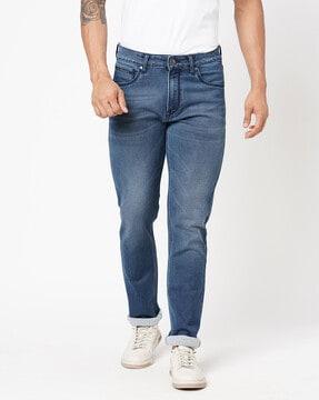 men relaxed fit jeans with 5-pocket styling
