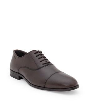 men round-toe oxford shoes with lace-fastening