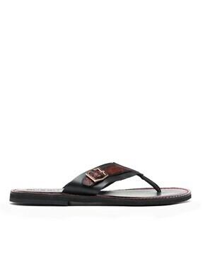 men slip-on sandals with buckle accent