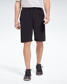 men textured regular fit shorts