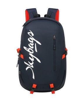 men typographic print laptop backpack with zip closure