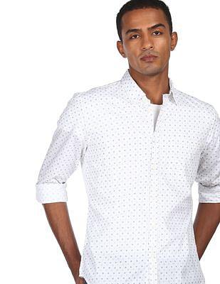 men white spread collar printed casual shirt