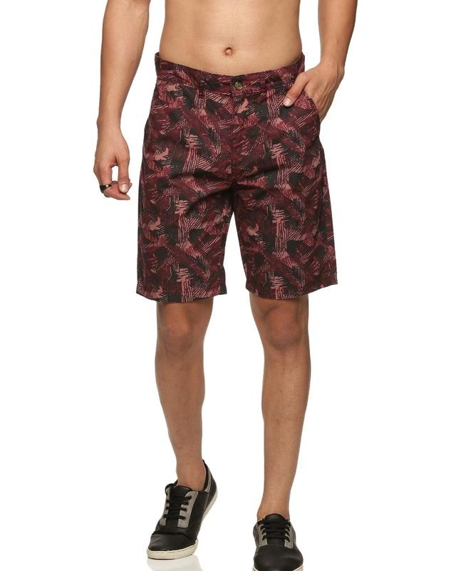 men's maroon all over printed slim fit shorts