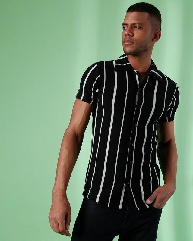 men's black & white striped regular fit shirt