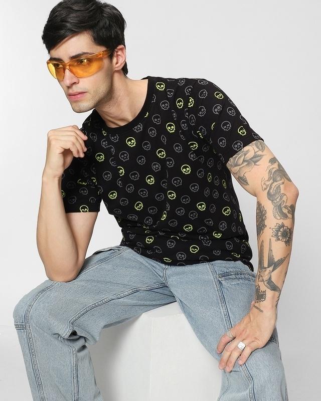 men's black all over printed t-shirt