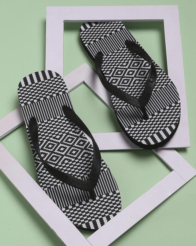 men's black printed flip flops