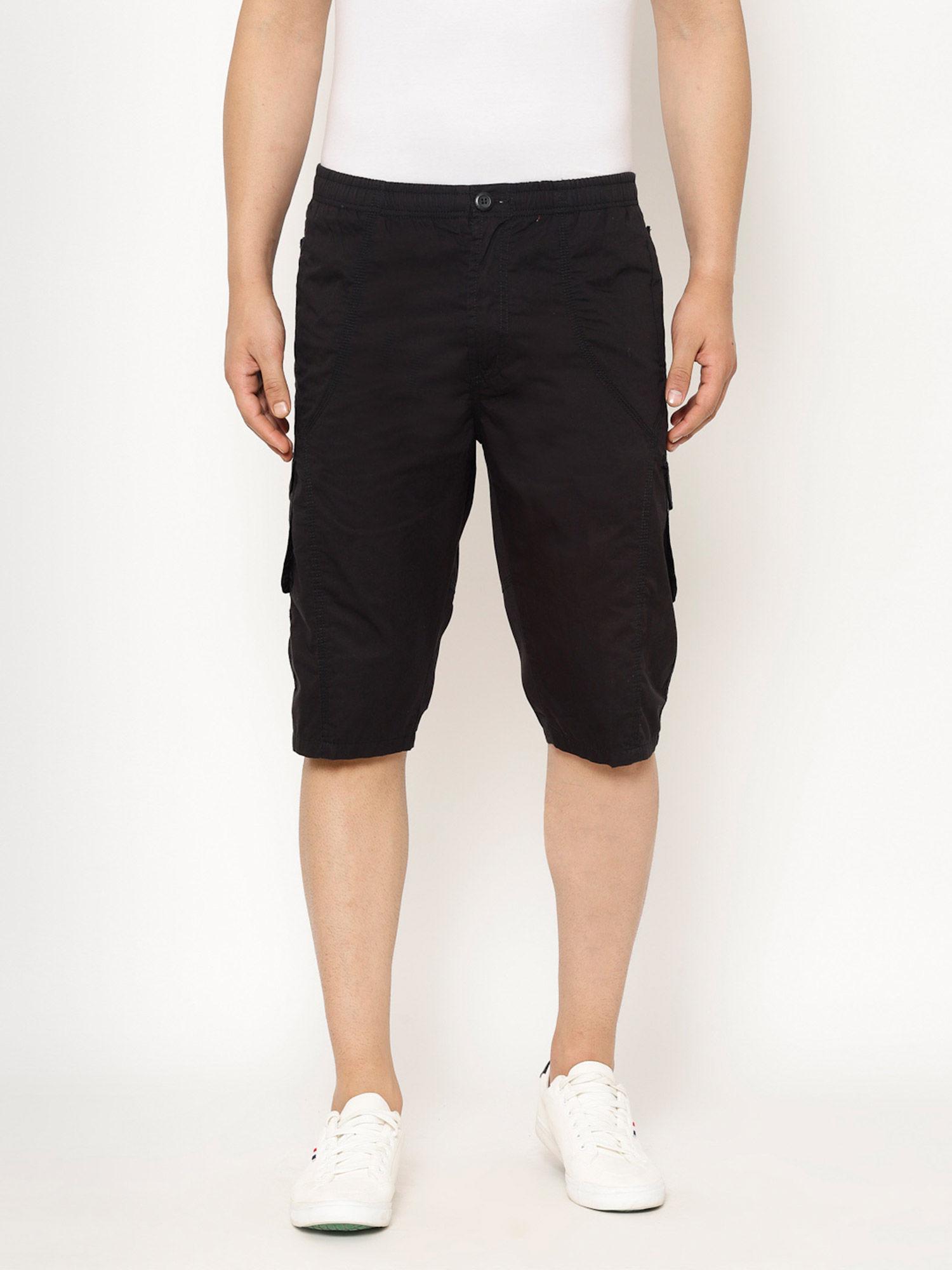 men's cotton black solid slim-fit shorts