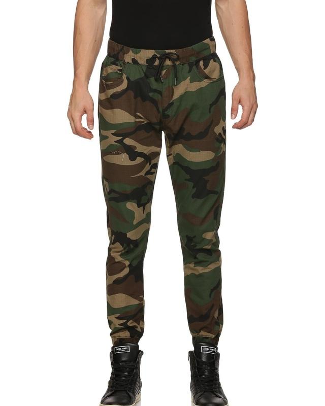 men's green camouflage printed slim fit joggers