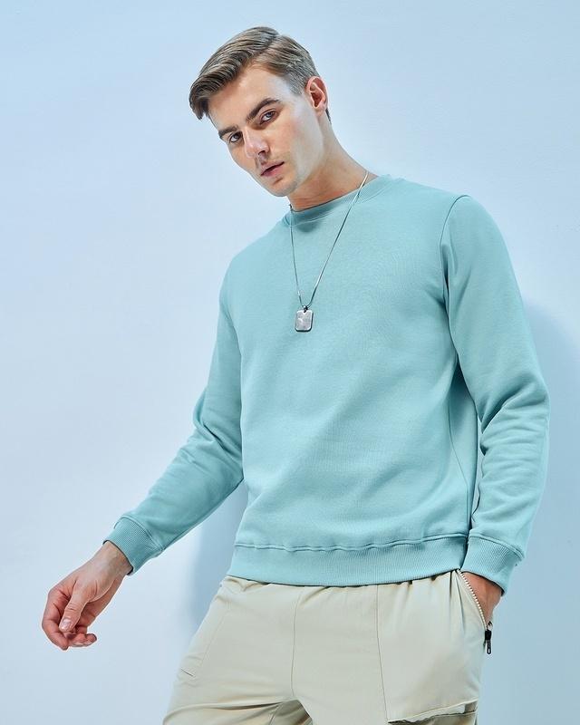 men's green sweatshirt