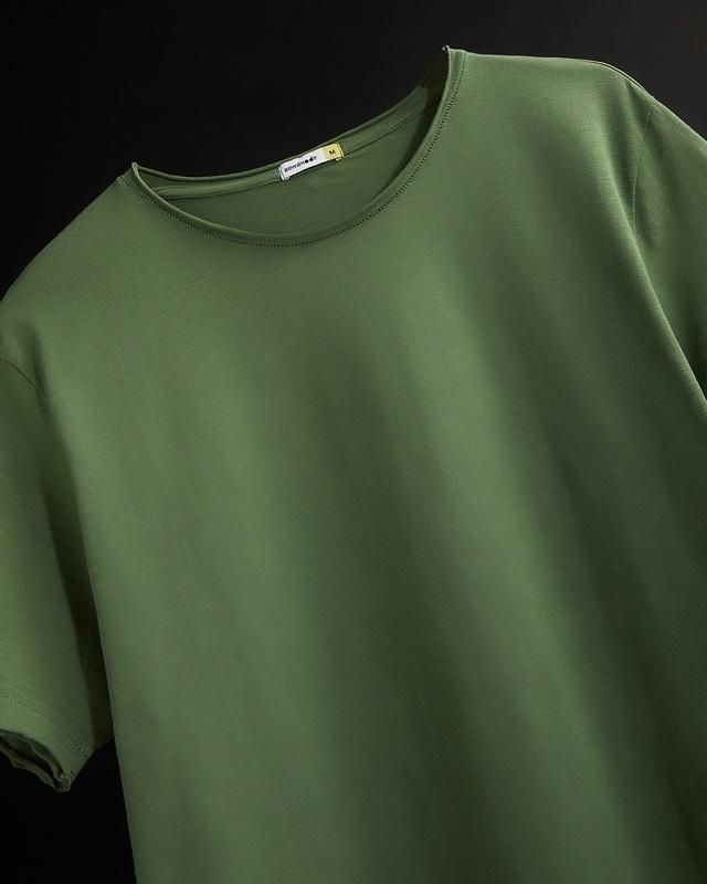 men's green t-shirt