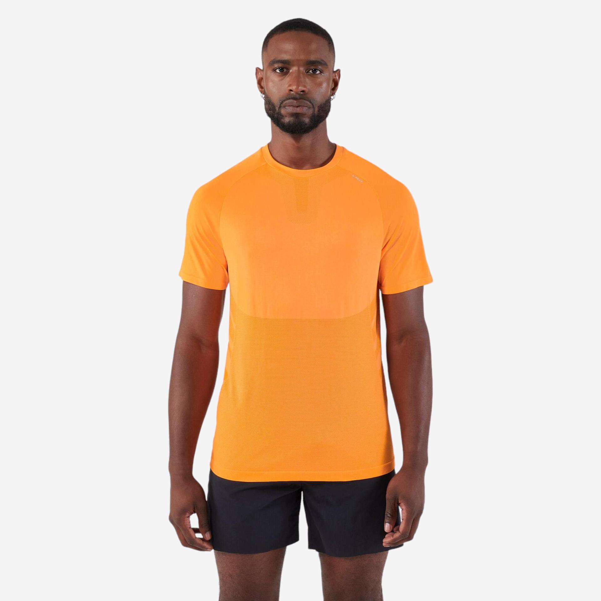 men's kiprun run 500 comfort seamless running t-shirt - light orange