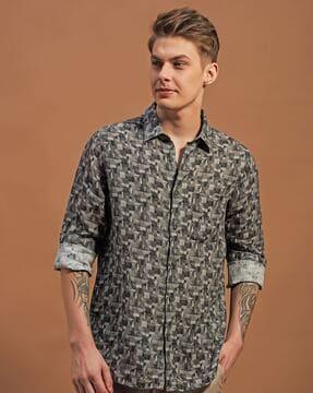 men abstract regular fit shirt with spread collar