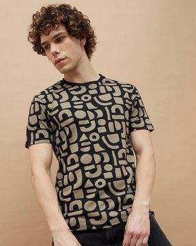 men abstract regular fit t-shirt with round neck