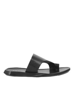 men animal pattern toe-ring flip-flops with flat heels