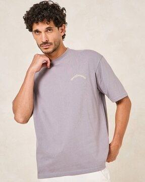 men back printed oversized cotton t-shirt with chest embroidery & mock neck detail