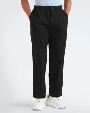 men badge trim woven regular fit pleated pants