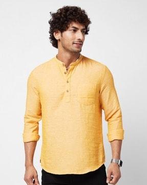 men band-collar short kurta with patch pocket