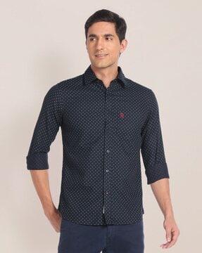 men bandhani print regular fit shirt with patch pocket