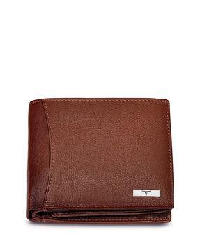 men bi-fold wallet with metal accent & stitched detail