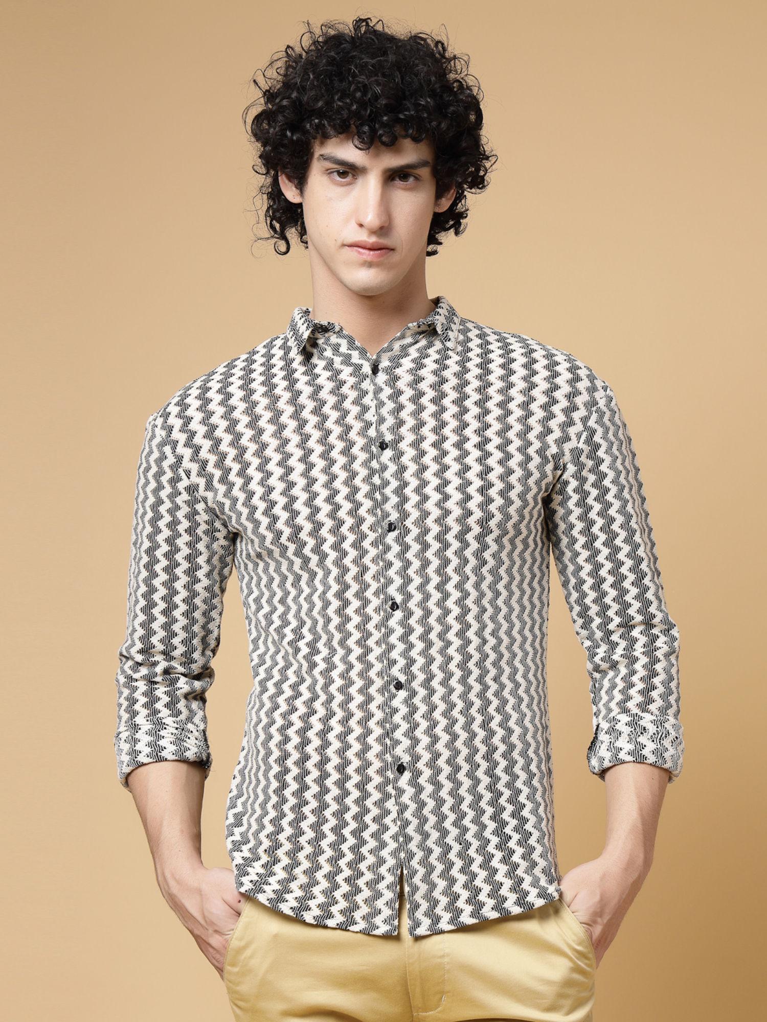 men black & white zig-zag crochet shirt