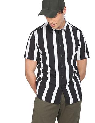 men black cotton vertical stripe casual shirt