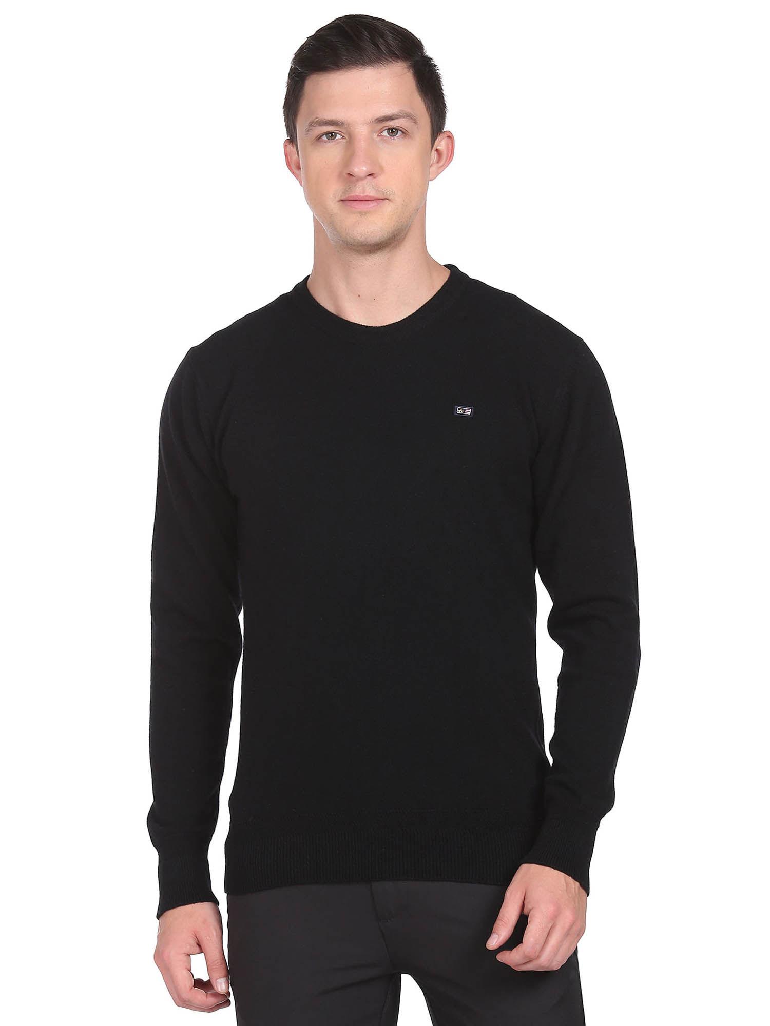 men black crew neck long sleeve sweater