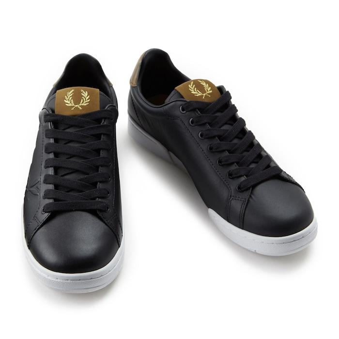 men black embossed laurel wreath tennis shoes