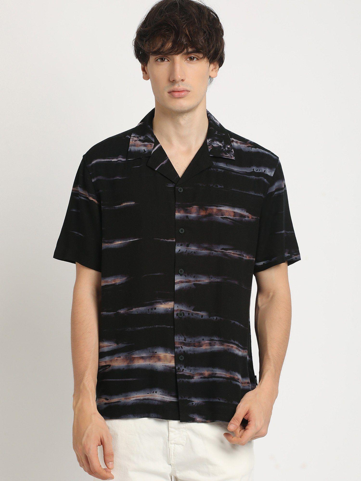 men black printed regular fit casual shirt