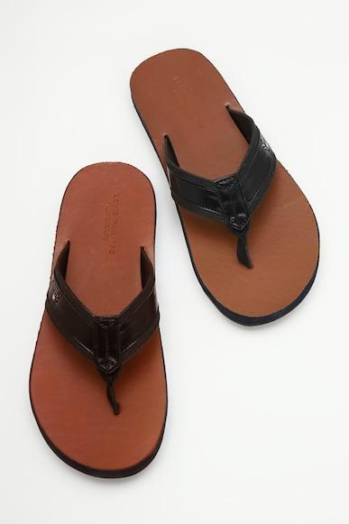 men black solid flip flops