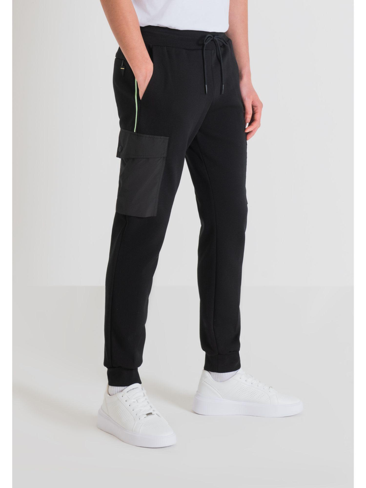 men black solid relaxed fit joggers
