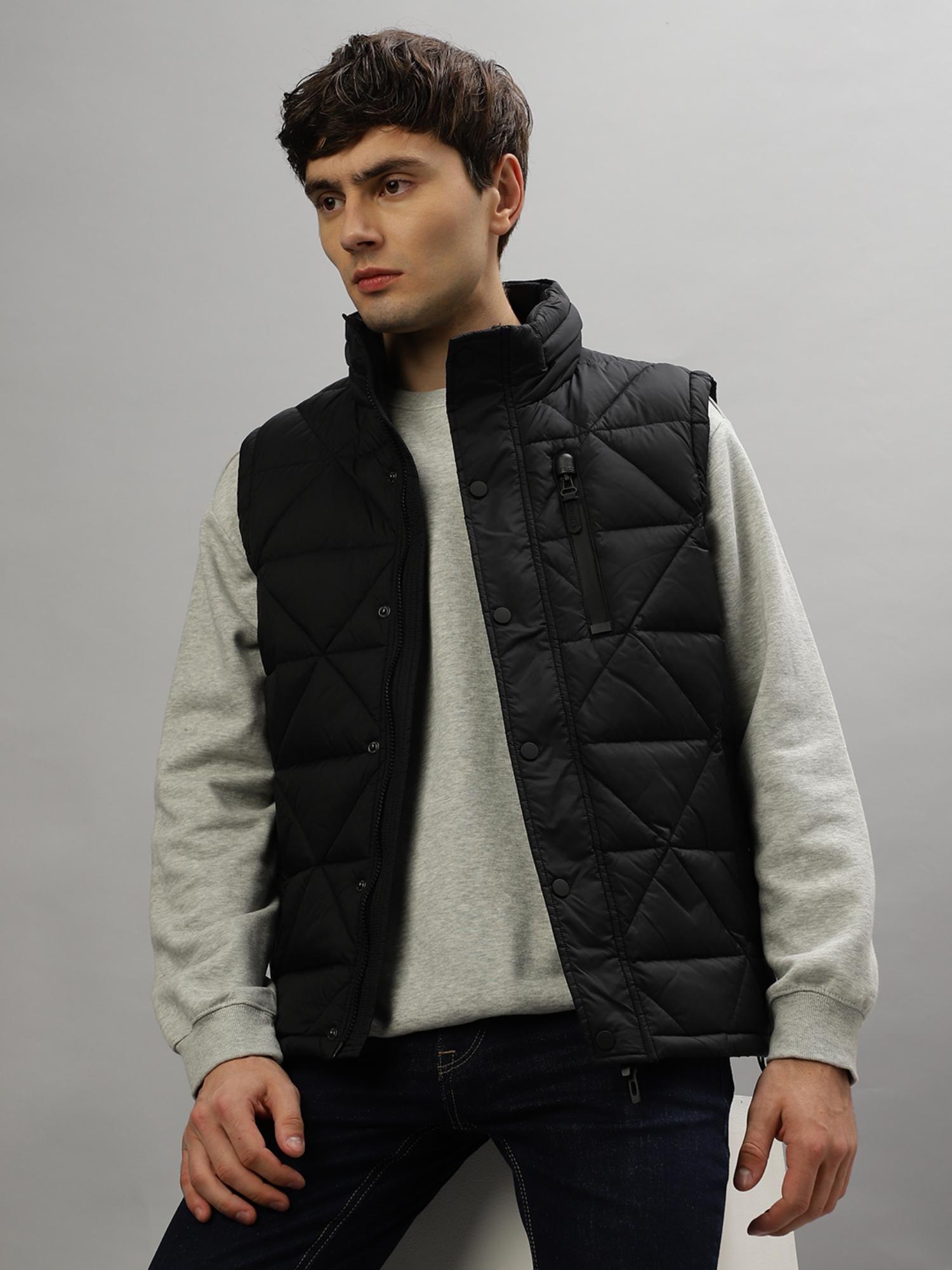 men black solid sleeveless hooded jacket