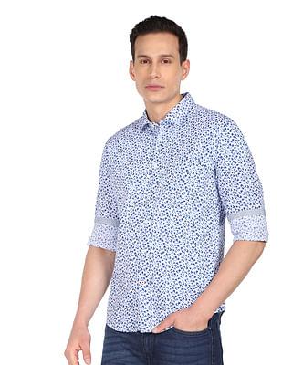 men blue and white spread collar abstract print casual shirt