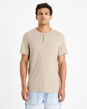 men boxy fit henley t-shirt with short sleeves