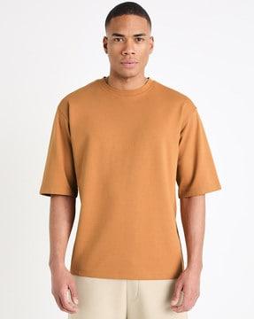 men boxy fit round-neck t-shirt with short sleeves