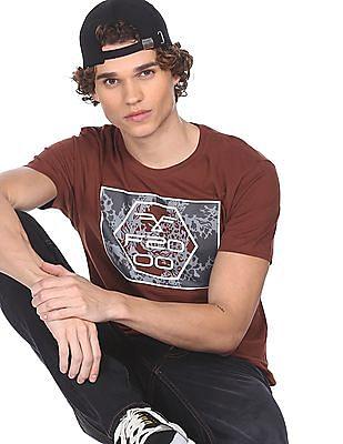 men brown crew neck graphic print t-shirt