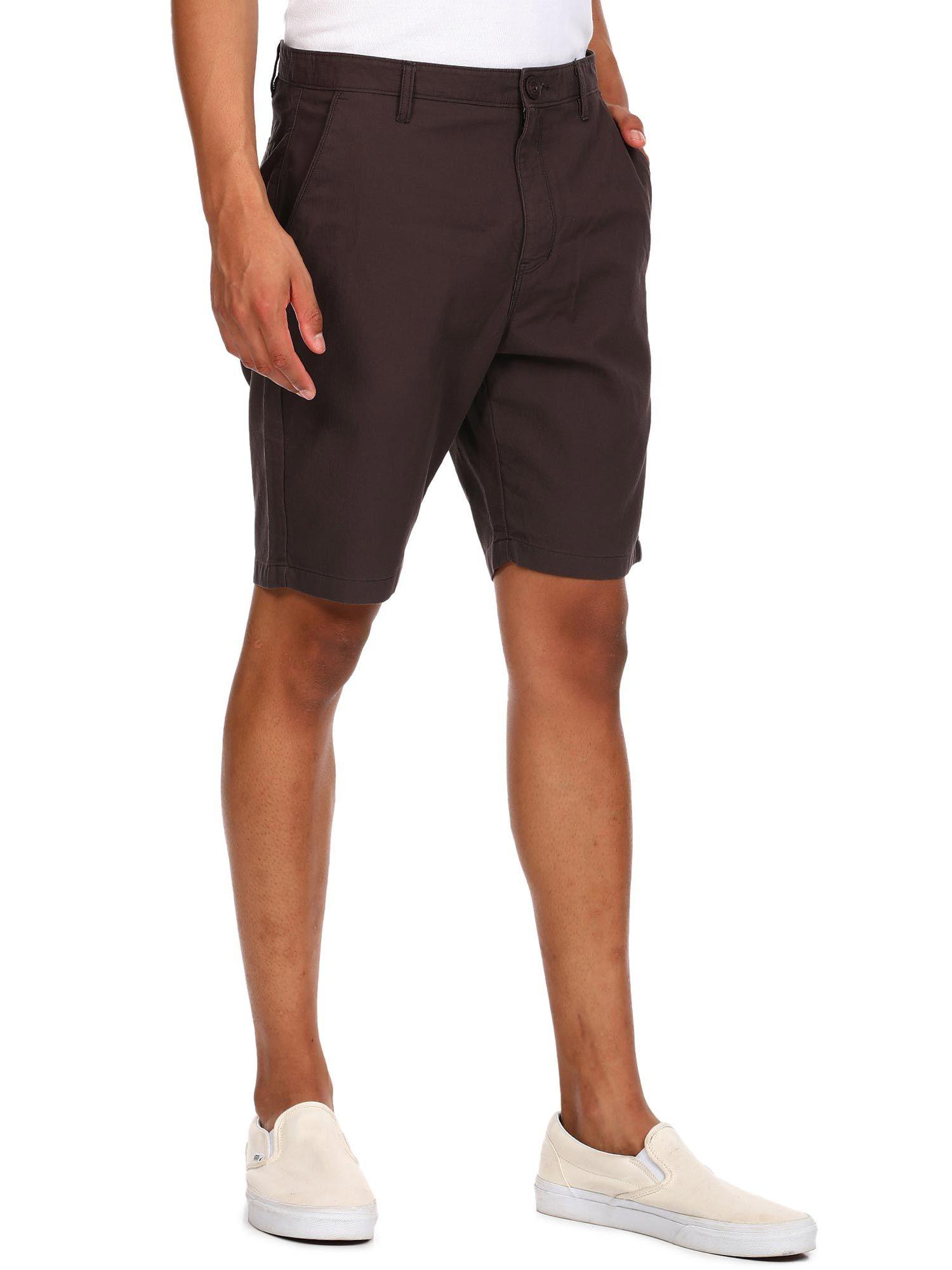 men brown mid rise solid shorts