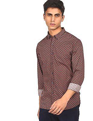 men brown spread collar printed casual shirt