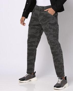 men camo print relaxed fit cargo pants